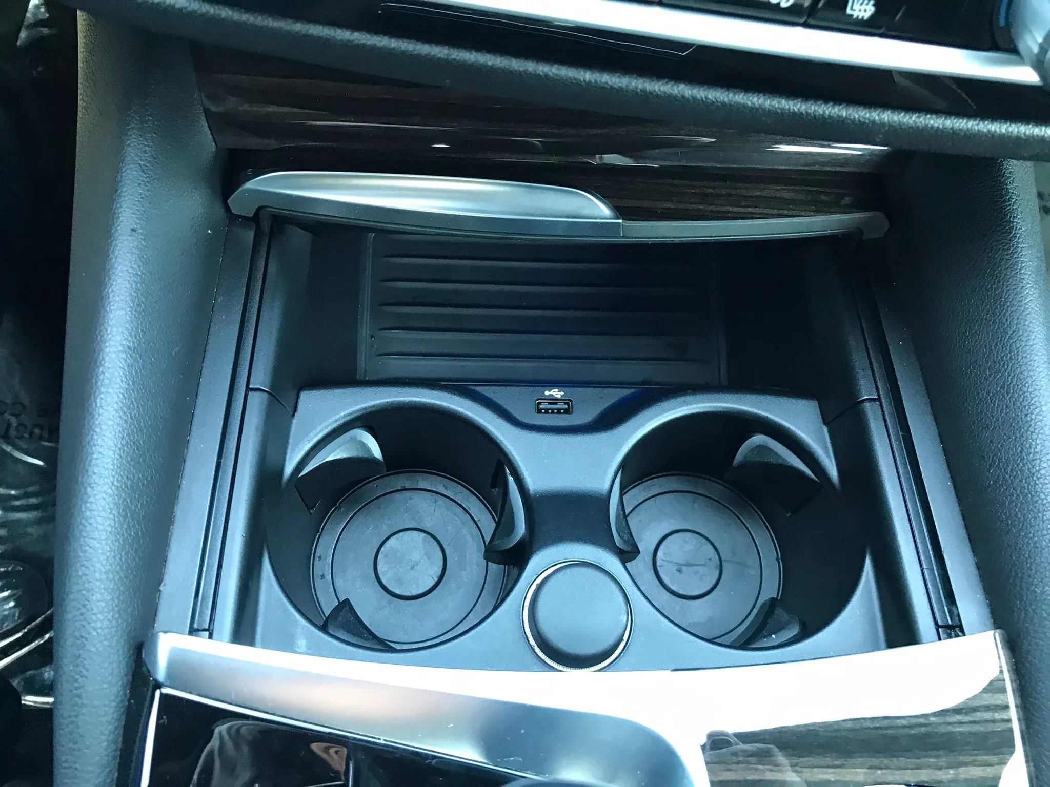 Used 2018 BMW 530e xDrive w/ Premium Package 2 AWD/4WD image 28