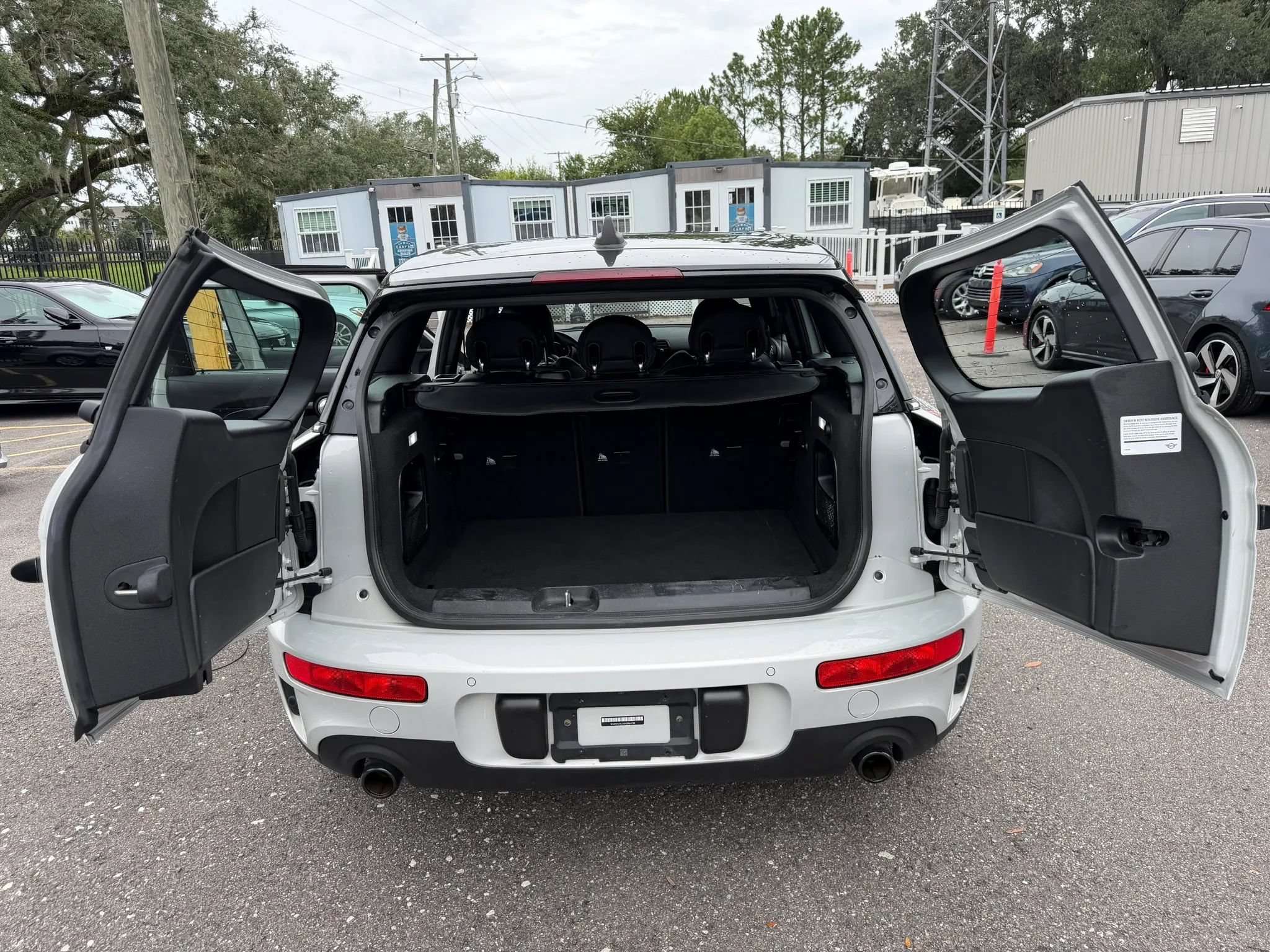 Used 2022 MINI Cooper Clubman S w/ Premium Package AWD/4WD image 8