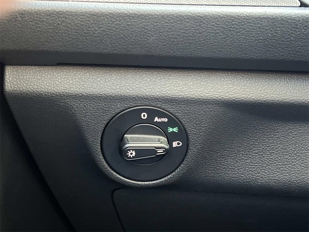 Used 2020 Volkswagen Jetta SE image 23