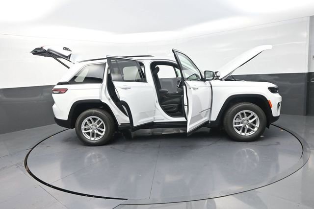 New 2026 Jeep Grand Cherokee Laredo X AWD/4WD image 36