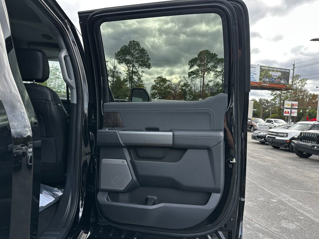 New 2026 Ford F250 Lariat w/ Black Appearance Package image 35