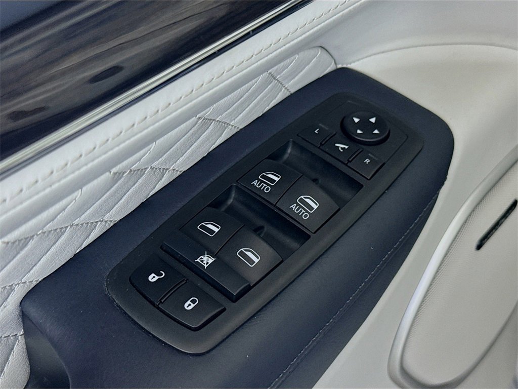 Used 2020 Jeep Grand Cherokee Summit image 18