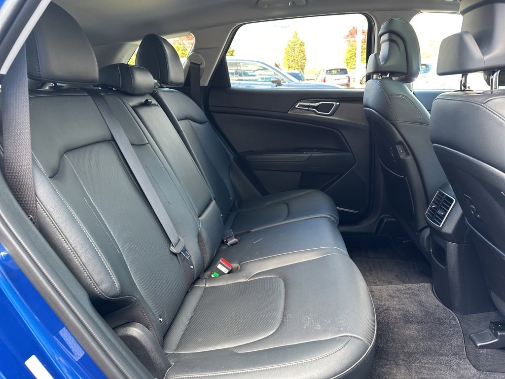 Used 2025 Kia Sportage EX w/ Premium Package image 16