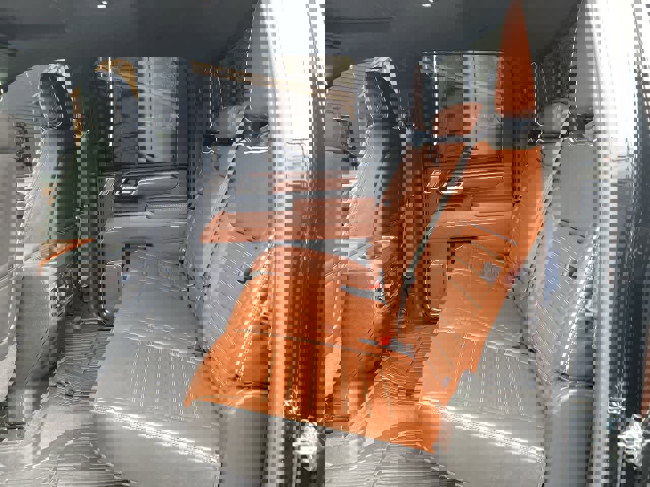 Used 2024 GMC Sierra 3500 Denali Ultimate AWD/4WD image 16