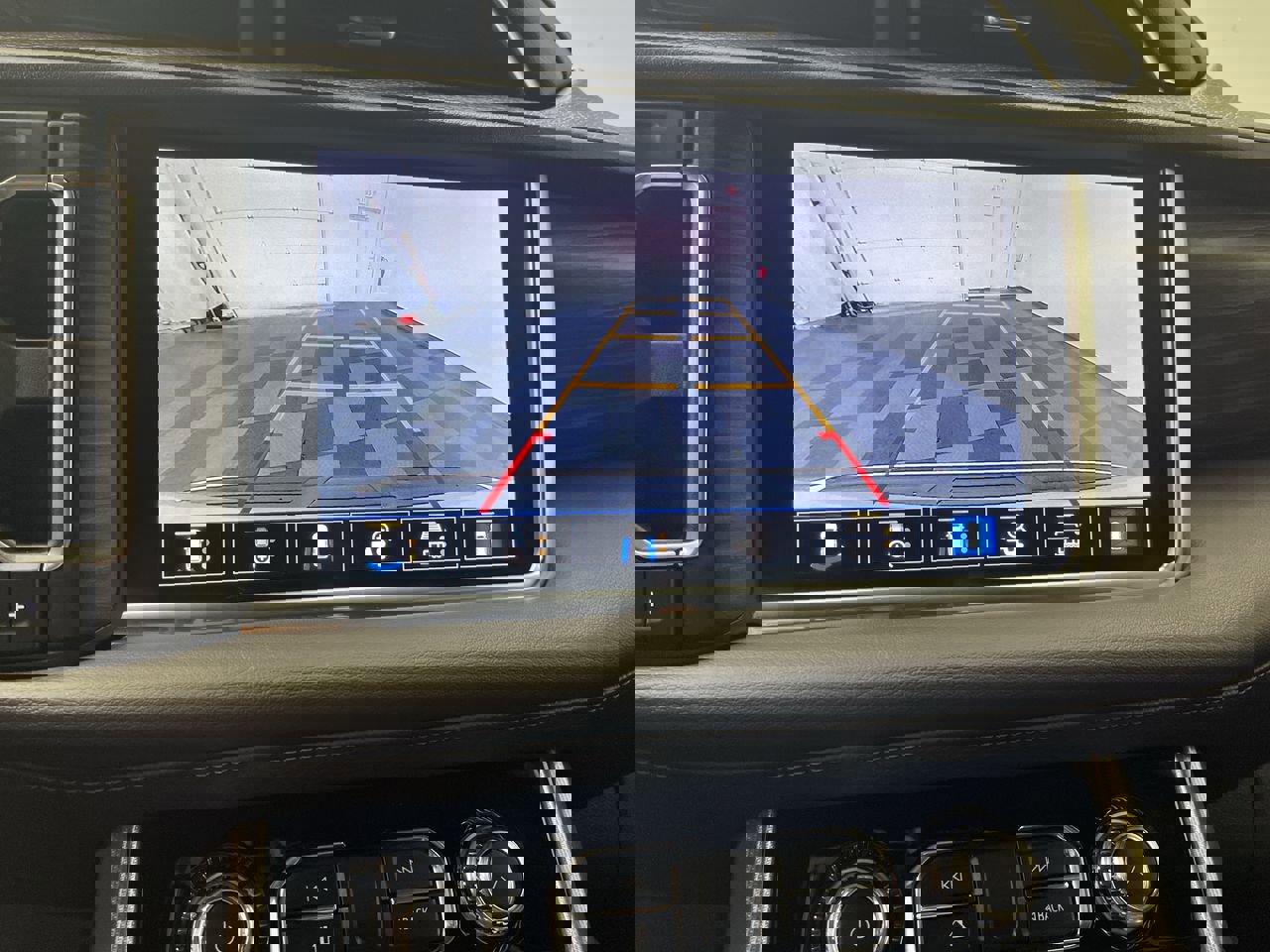 Certified 2021 GMC Yukon Denali w/ Denali Premium Package AWD/4WD image 6