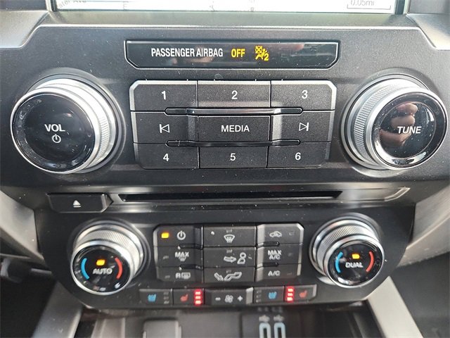 Used 2016 Ford F150 Platinum w/ Equipment Group 701A Luxury image 18