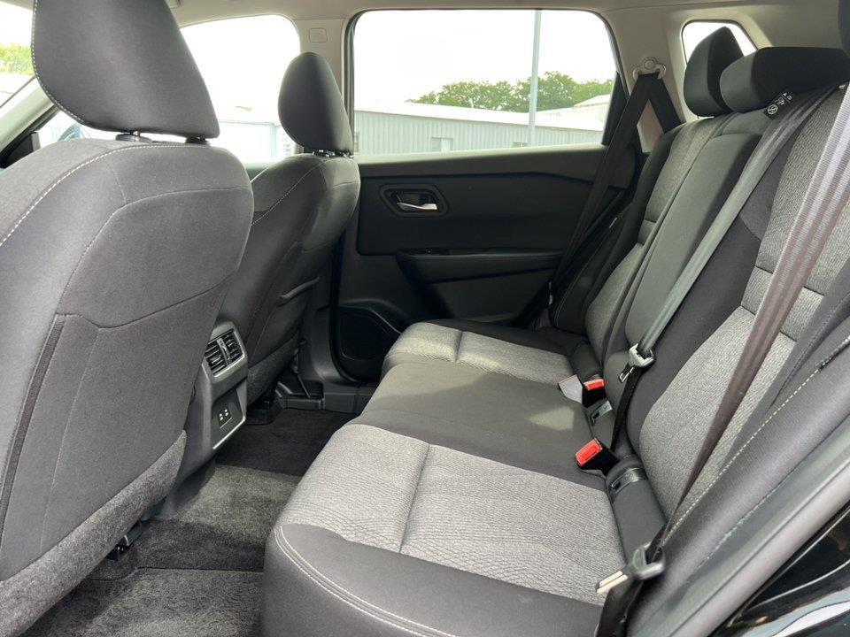 Used 2025 Nissan Rogue SV AWD/4WD image 4