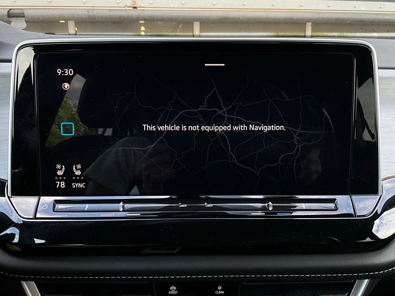 Used 2025 Volkswagen Atlas Cross Sport SE FWD image 32