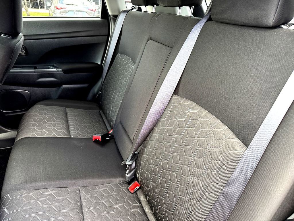 Used 2025 Mitsubishi Outlander Sport ES image 27