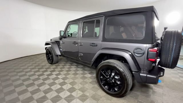 Used 2024 Jeep Wrangler Unlimited Sahara w/ Technology Group AWD/4WD image 7