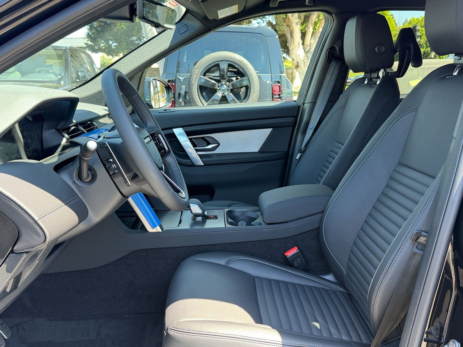 New 2026 Land Rover Discovery Sport Landmark AWD/4WD image 28