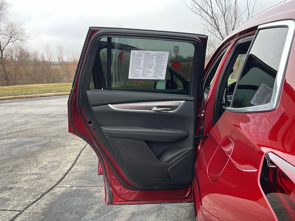 Used 2024 Cadillac XT6 Luxury image 35