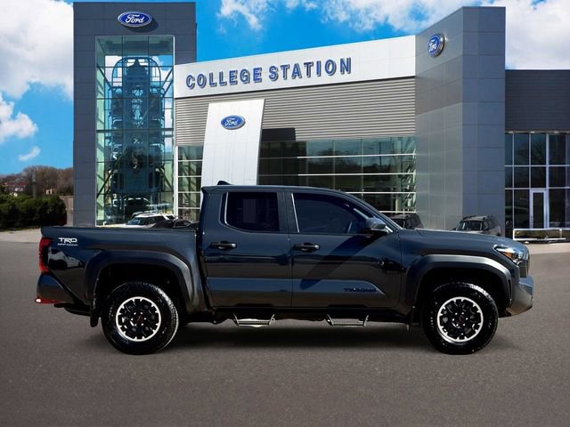 Used 2024 Toyota Tacoma TRD Off-Road image 5