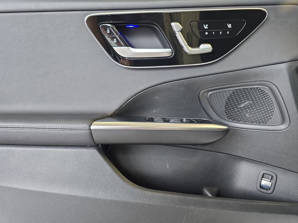 Certified 2025 Mercedes-Benz C 300 Sedan image 27