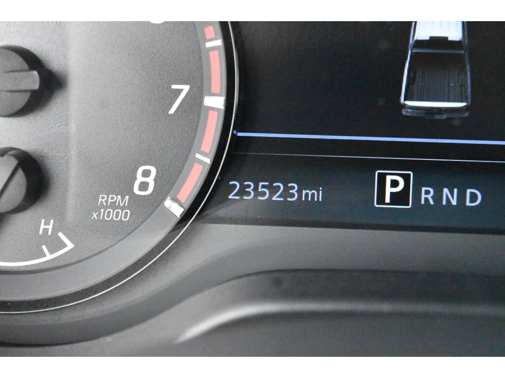 Used 2024 Nissan Titan PRO-4X image 16