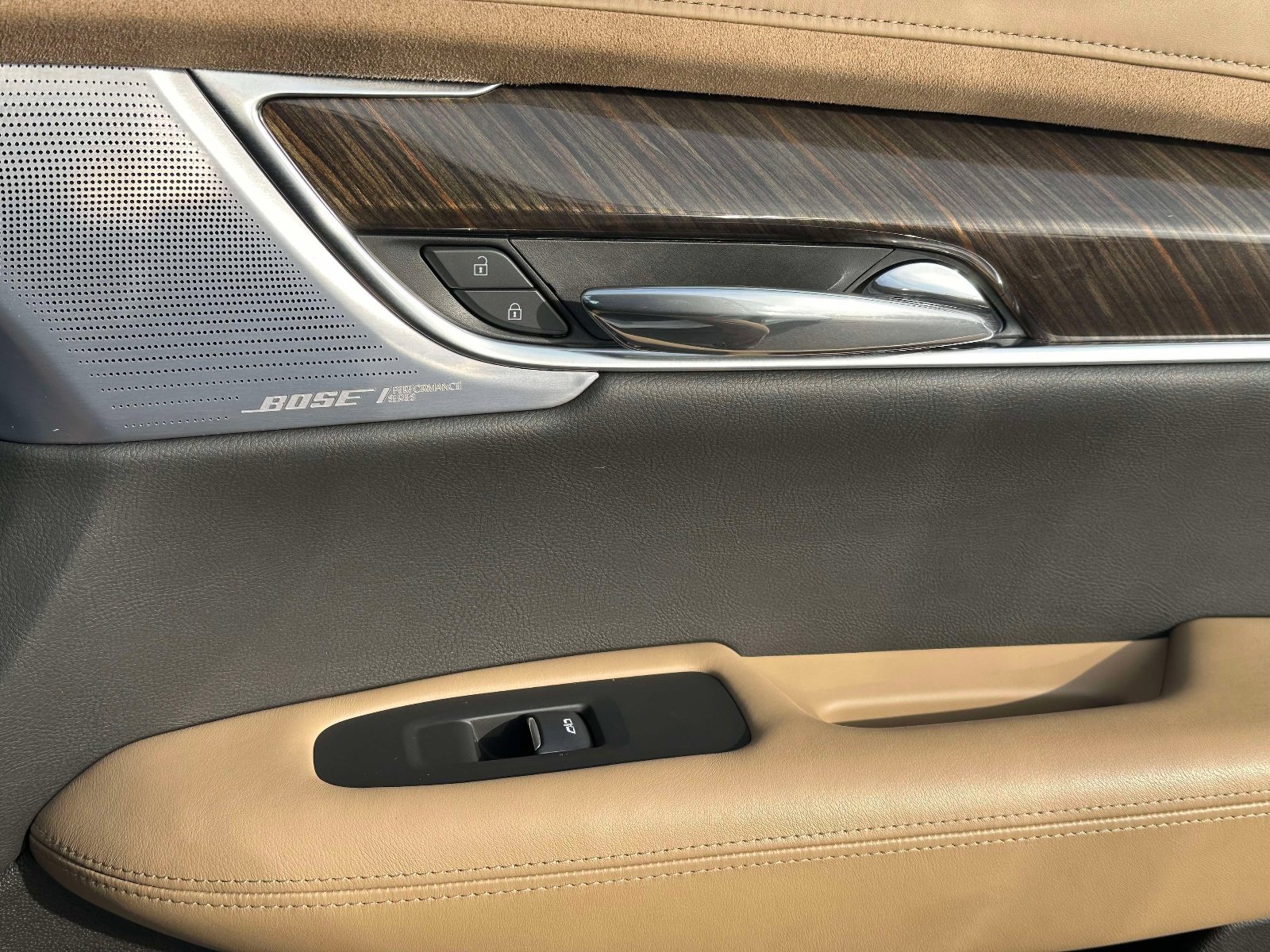 Certified 2023 Cadillac XT6 Premium Luxury w/ Platinum Package image 28