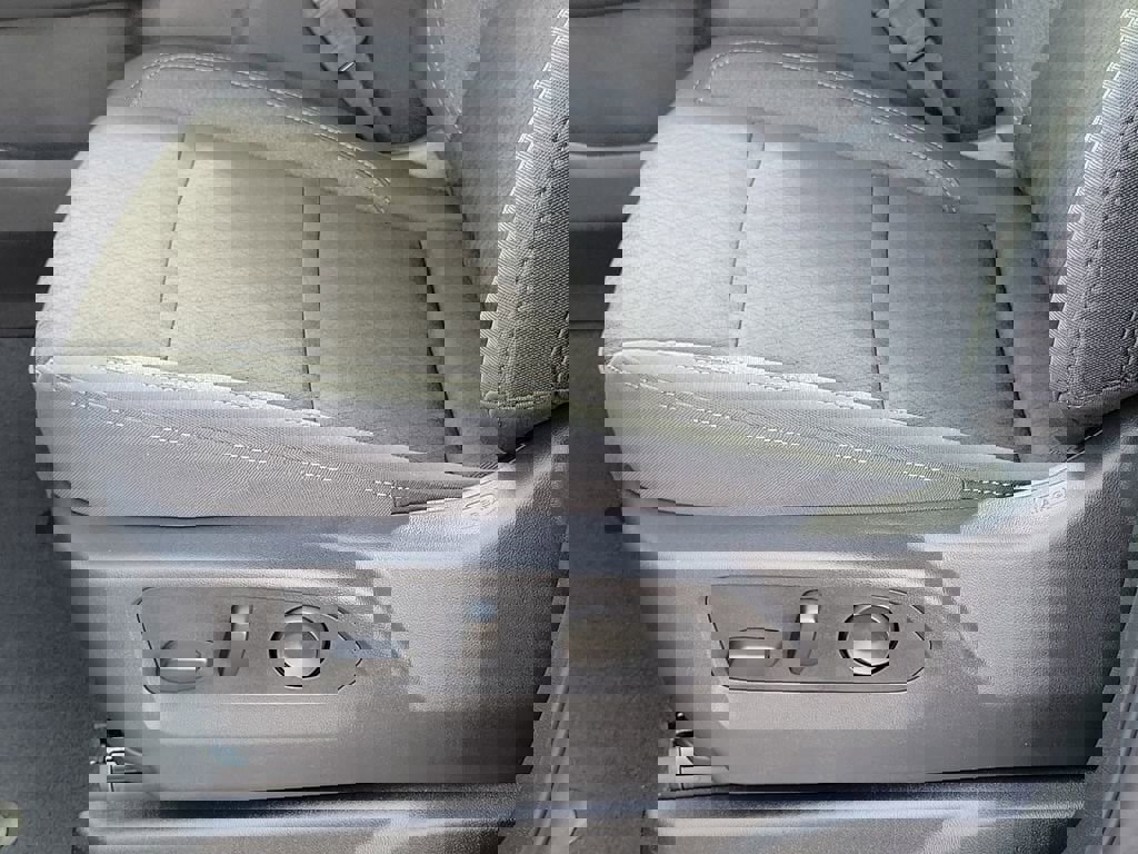 New 2026 Chevrolet Suburban LS image 14