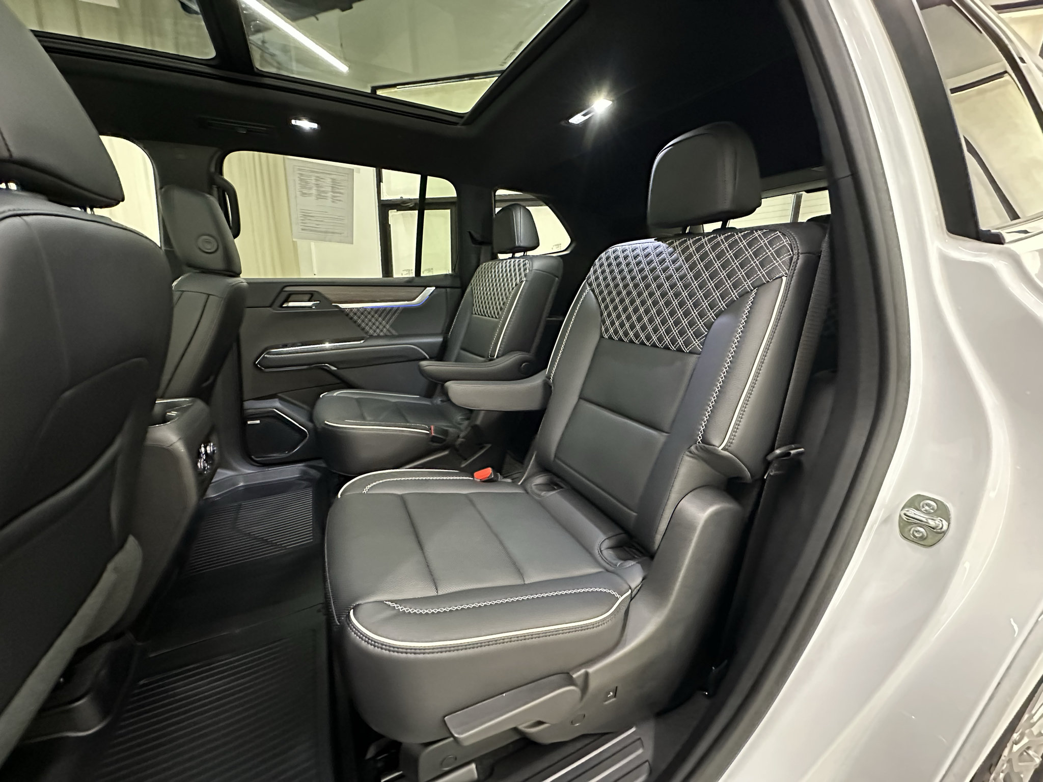 Certified 2026 GMC Acadia Denali w/ Super Cruise Package AWD/4WD image 20