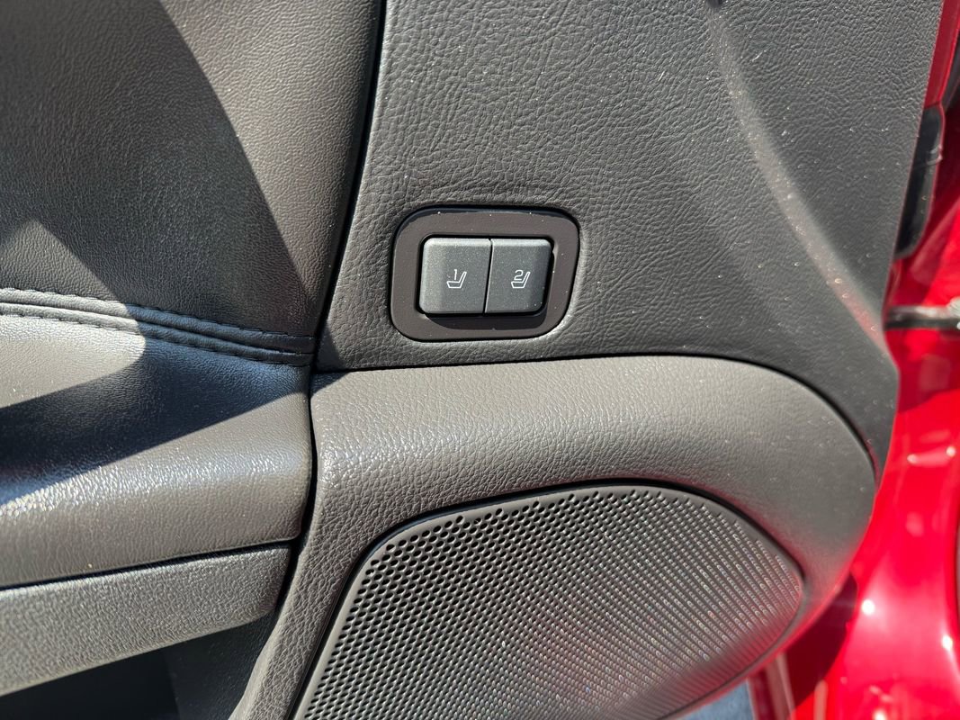 Used 2012 Lincoln MKZ FWD image 17