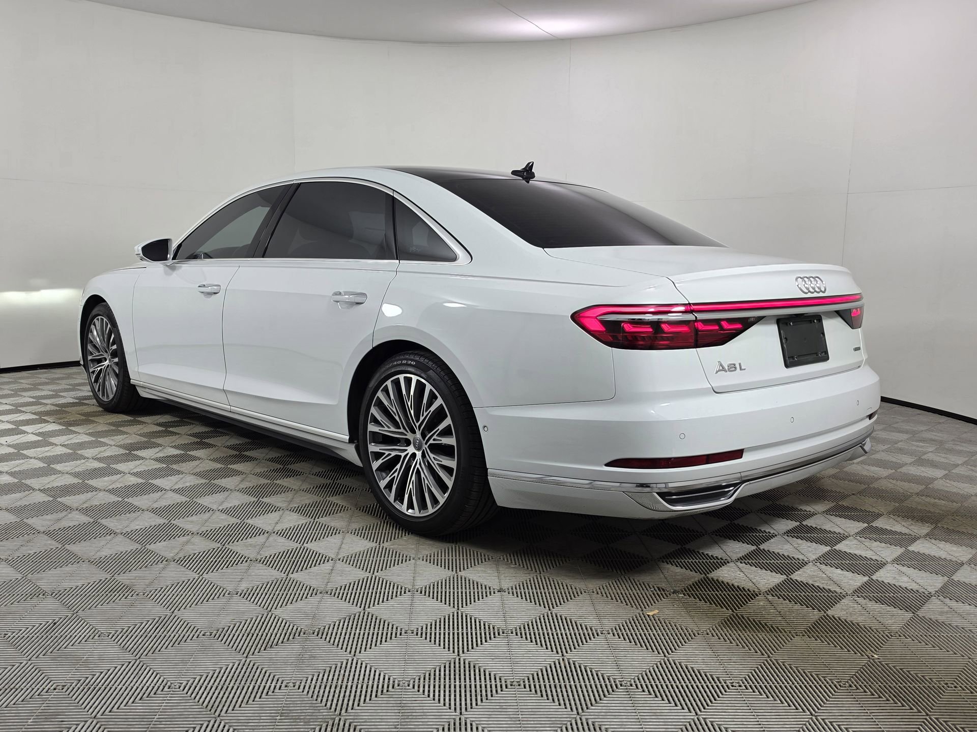 Used 2020 Audi A8 L 4.0T w/ Executive Package AWD/4WD image 5