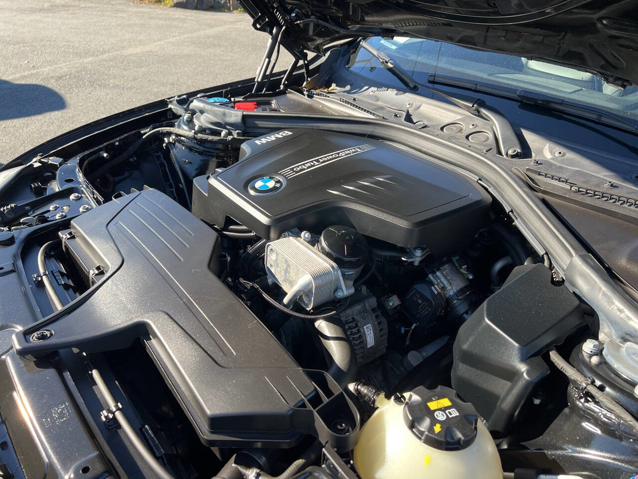 Used 2018 BMW 320i Sedan image 14