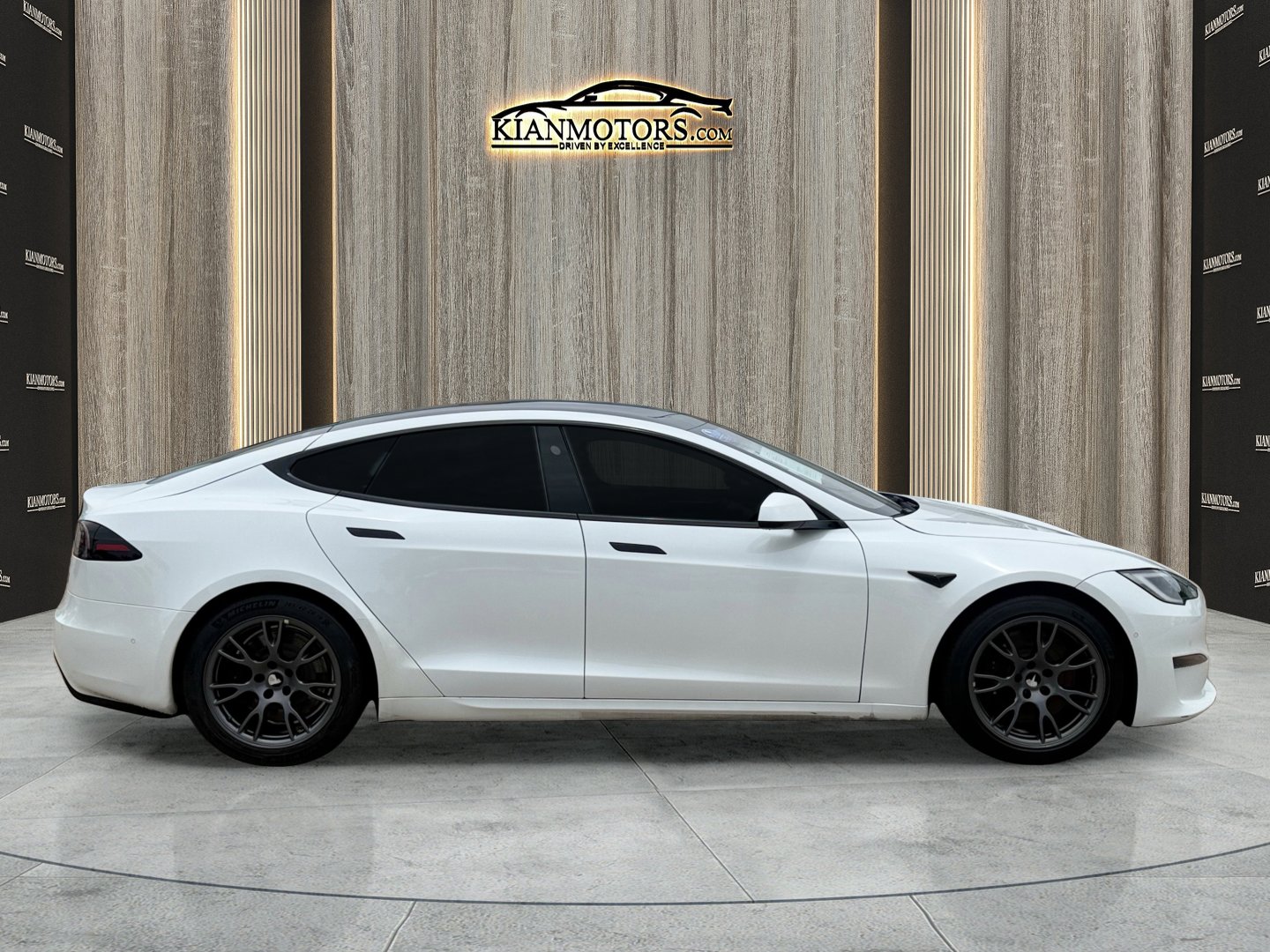 Used 2022 Tesla Model S Plaid AWD/4WD image 10