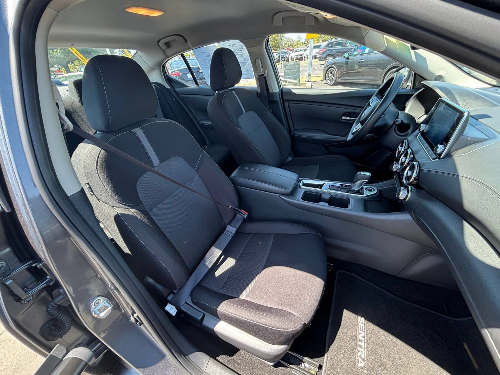 Used 2025 Nissan Sentra SV FWD image 34