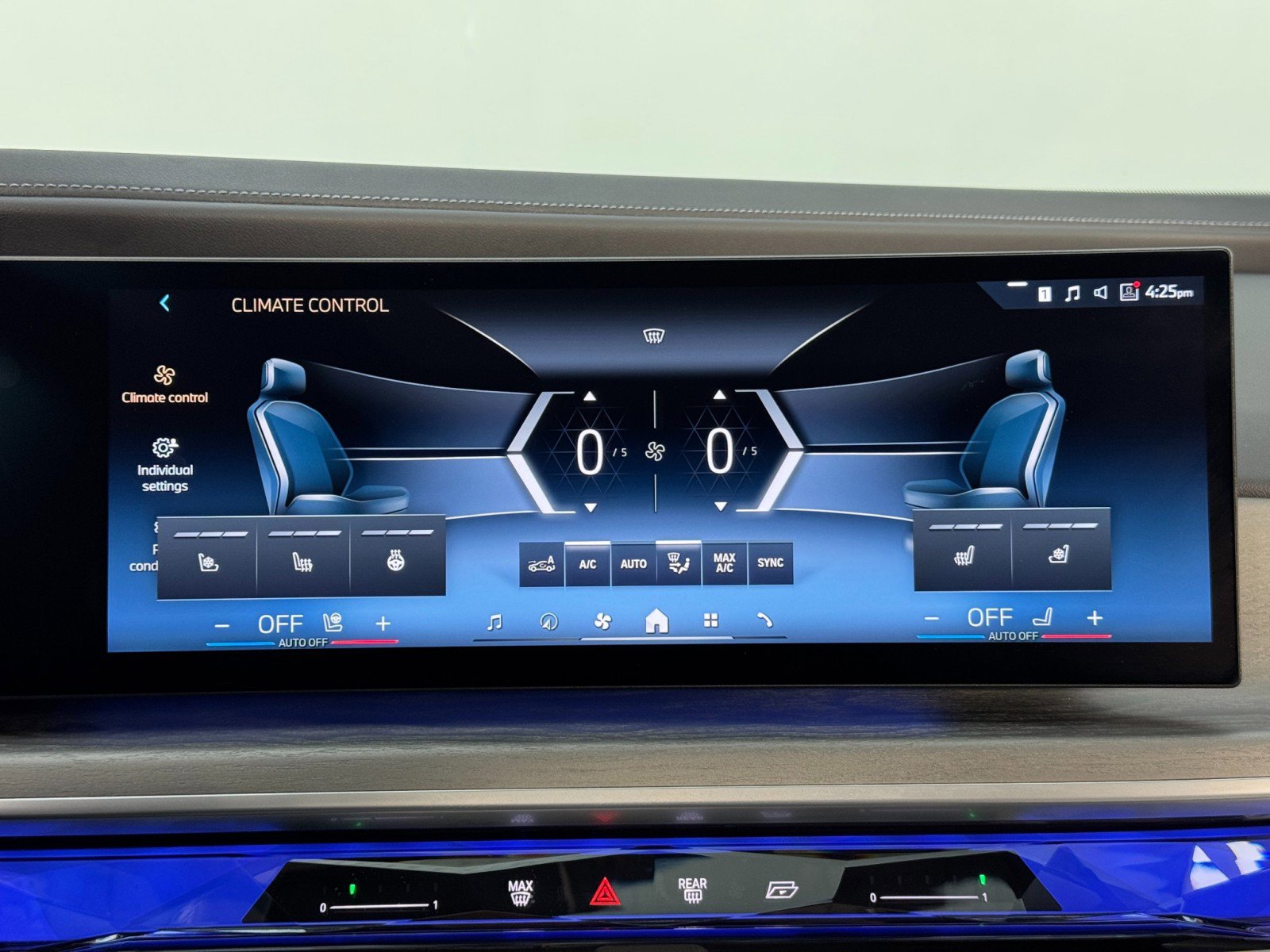 Used 2023 BMW i7 xDrive60 w/ Executive Package 2 image 34