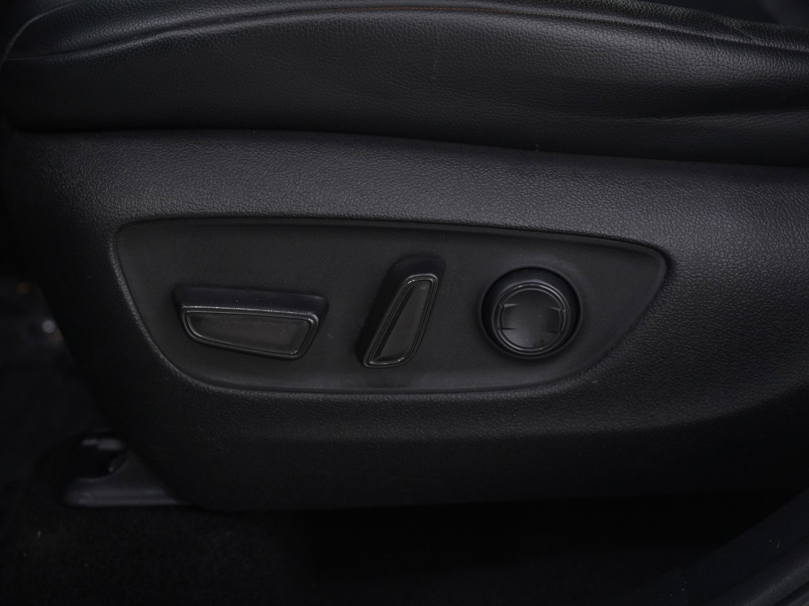 Used 2020 Toyota Highlander XLE image 31