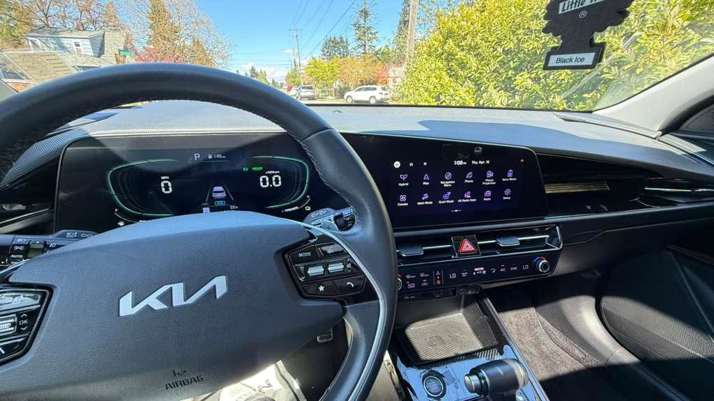 Used 2023 Kia Niro EX Touring FWD image 6