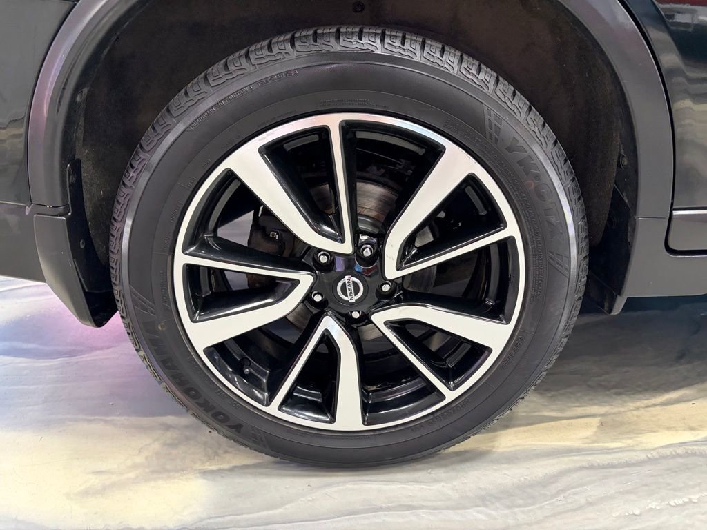 Used 2018 Nissan Rogue SL w/ Premium Package AWD/4WD image 29