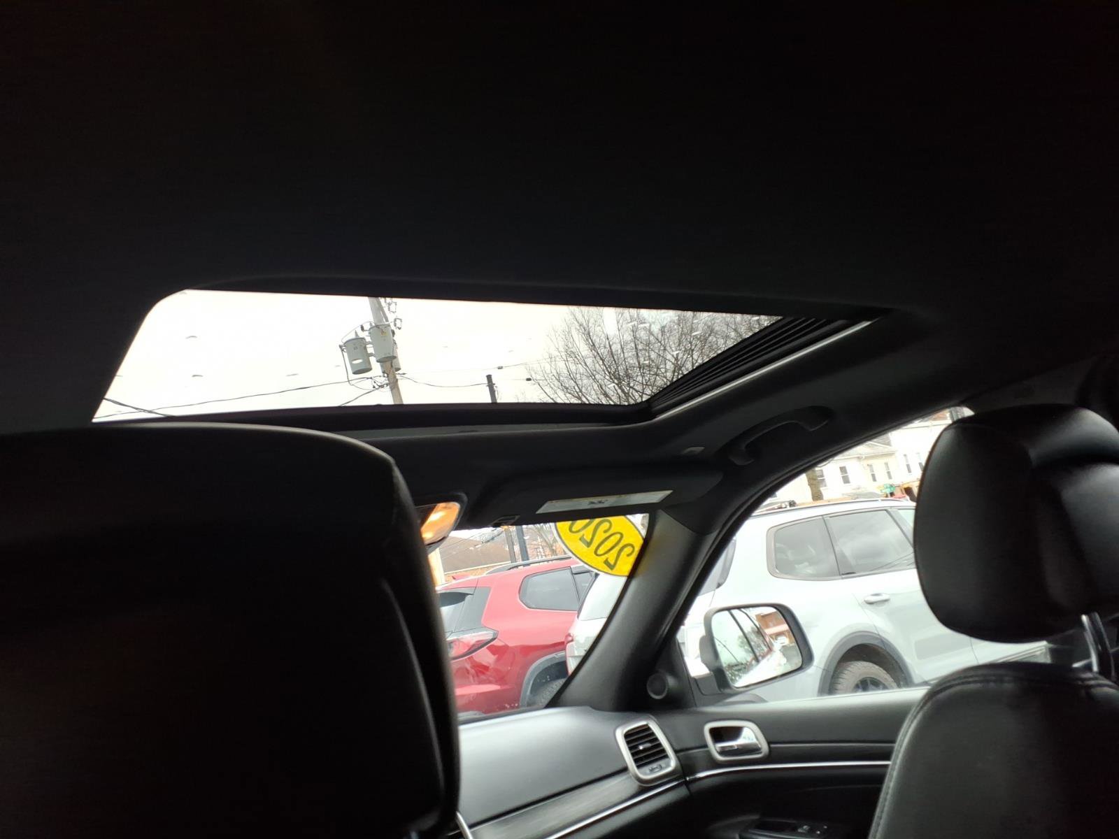 Used 2020 Jeep Grand Cherokee Limited image 14