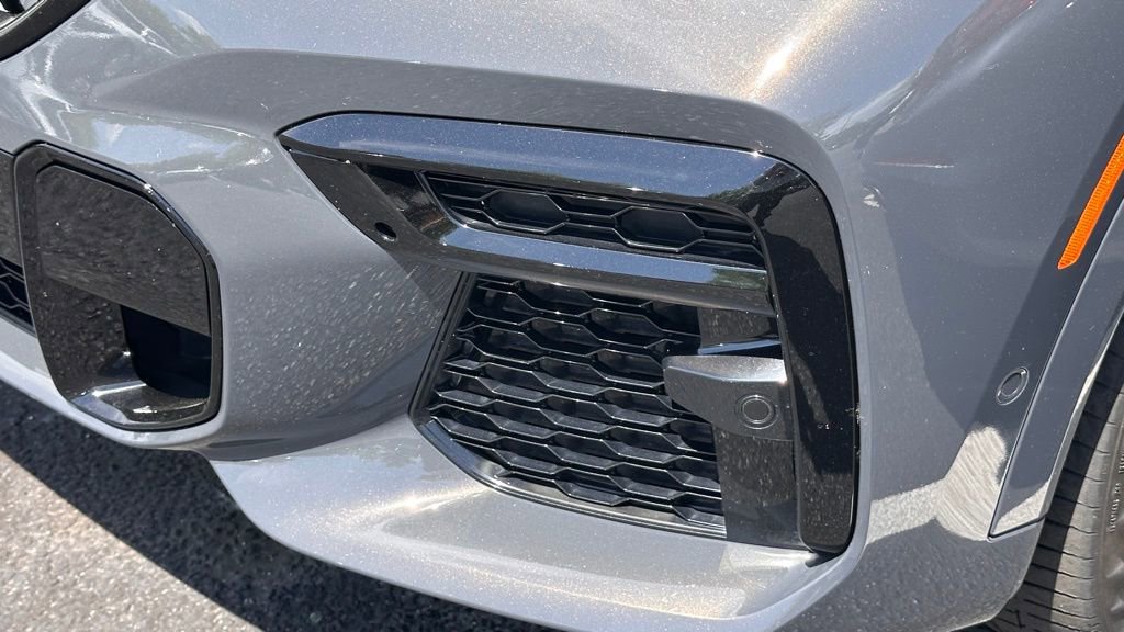 Used 2022 BMW X6 M50i w/ Dynamic Handling Package AWD/4WD image 12