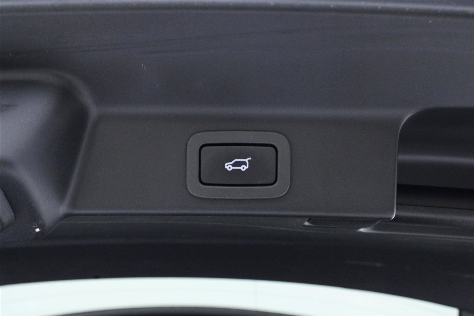 Used 2018 Jaguar F-PACE S AWD/4WD image 12