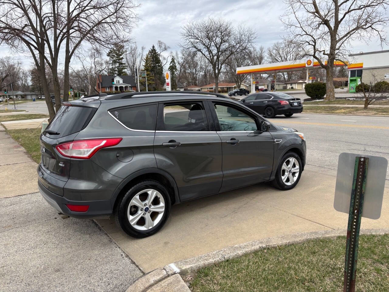 Used 2016 Ford Escape SE w/ Equipment Group 201A AWD/4WD image 9