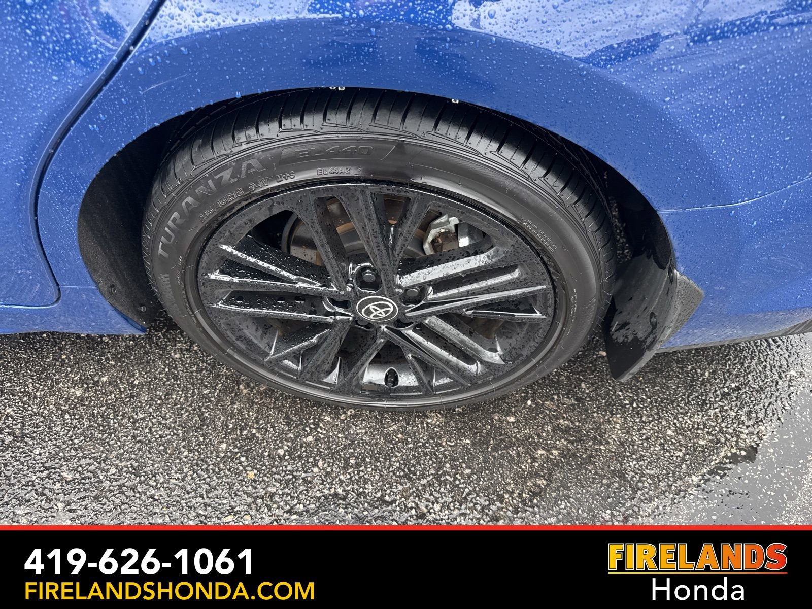 Used 2025 Toyota Camry SE FWD image 11