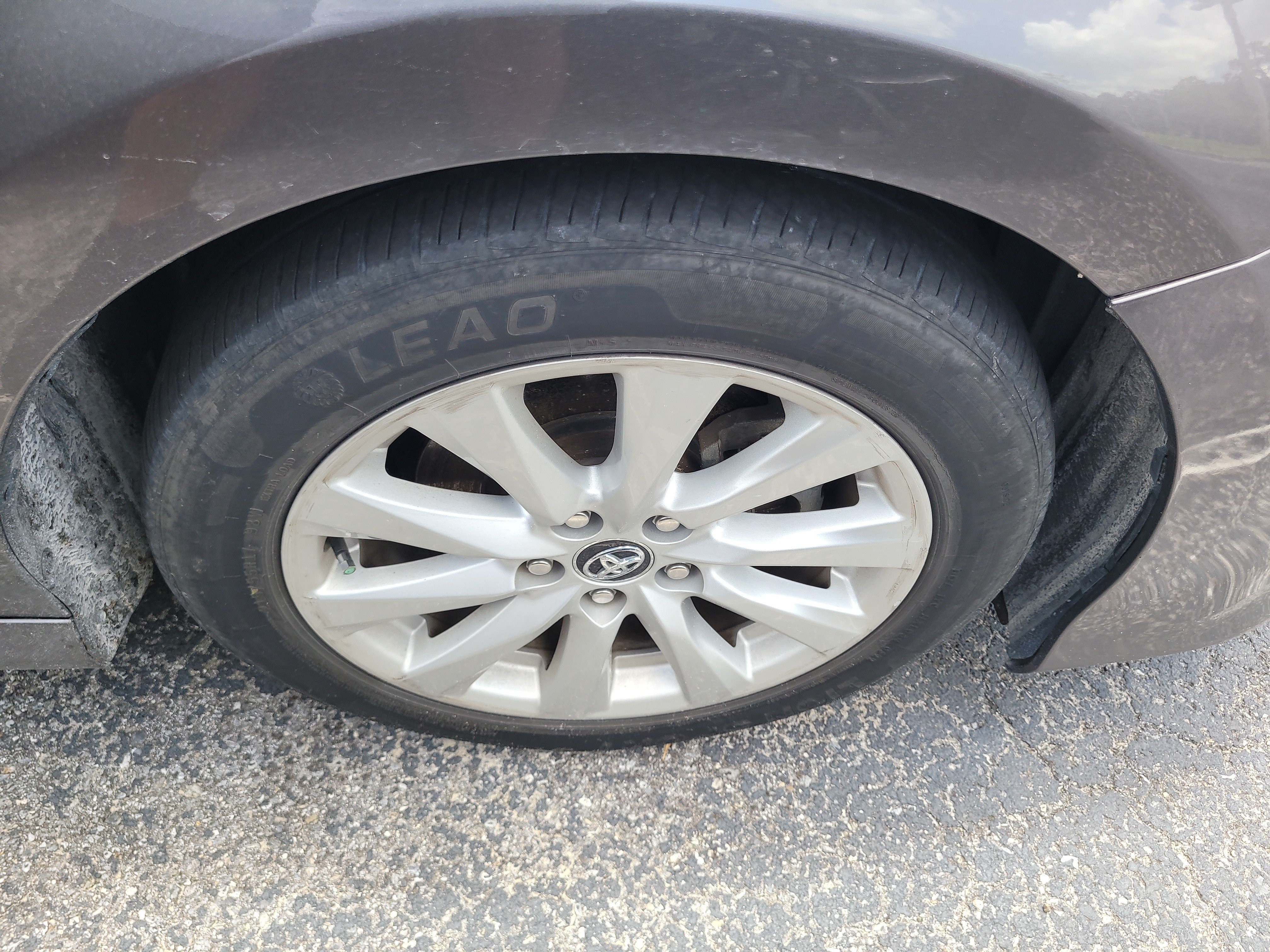 Used 2020 Toyota Camry LE FWD image 9