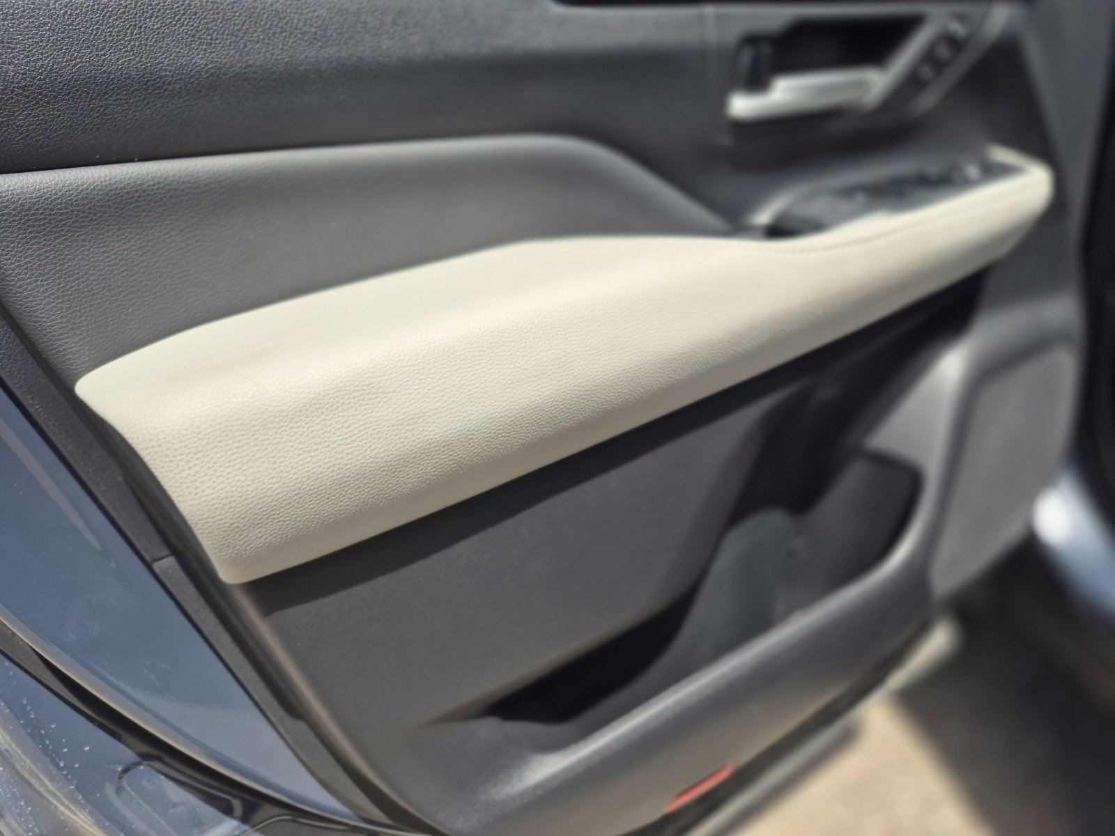 Used 2025 Toyota Grand Highlander AWD Hybrid image 14