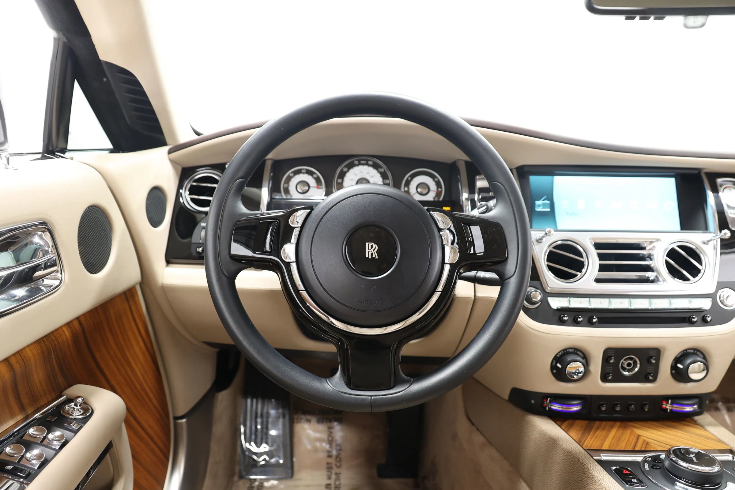 Used 2014 Rolls-Royce Wraith image 31