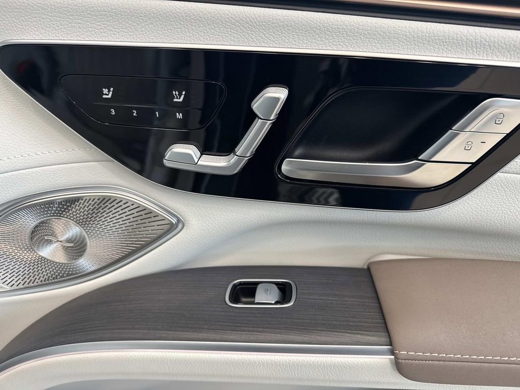 Used 2023 Mercedes-Benz EQS 450+ SUV image 15