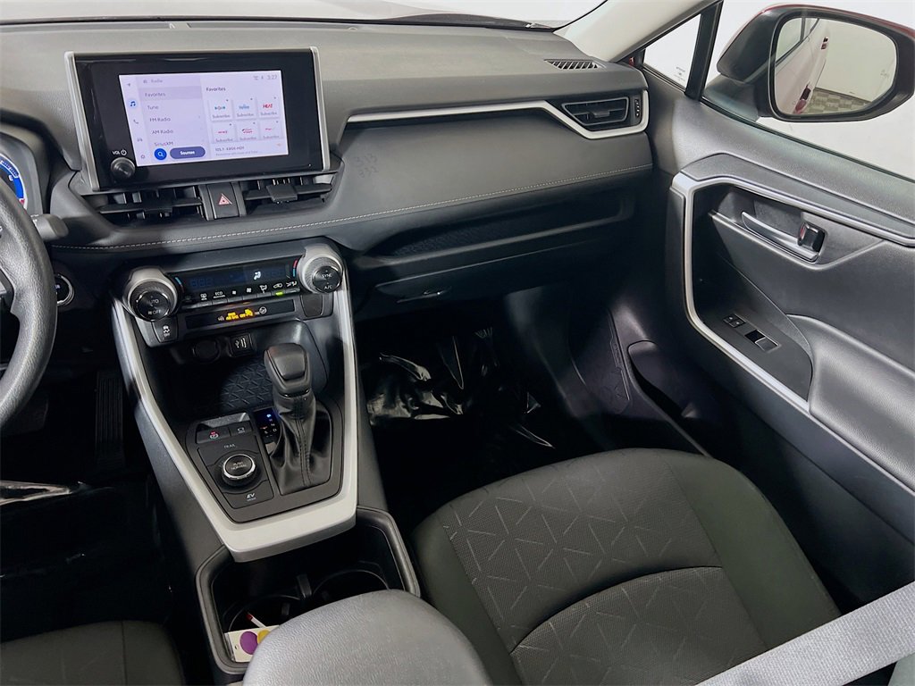 Certified 2025 Toyota RAV4 XLE image 21
