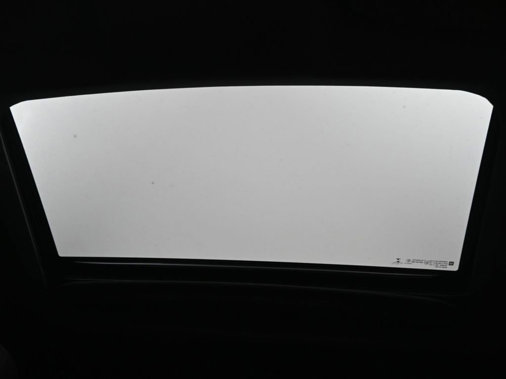 Used 2021 Chevrolet Silverado 1500 High Country w/ Technology Package image 18