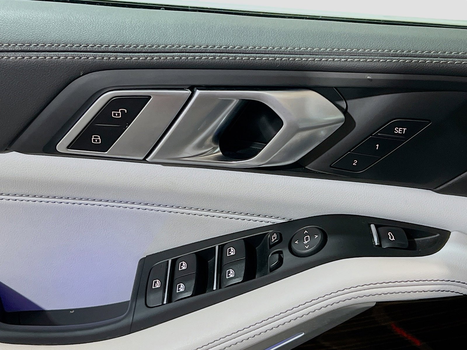 Used 2024 BMW X5 sDrive40i w/ Premium Package RWD image 14