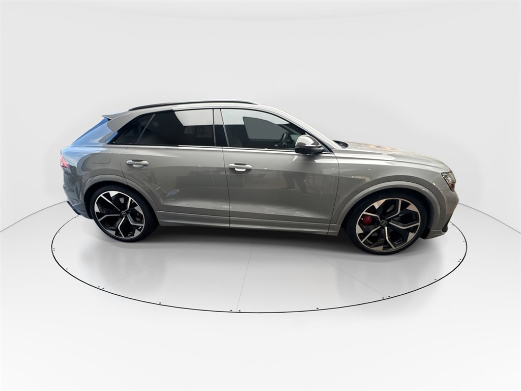 Used 2024 Audi RS Q8 w/ Black Optic Package image 9