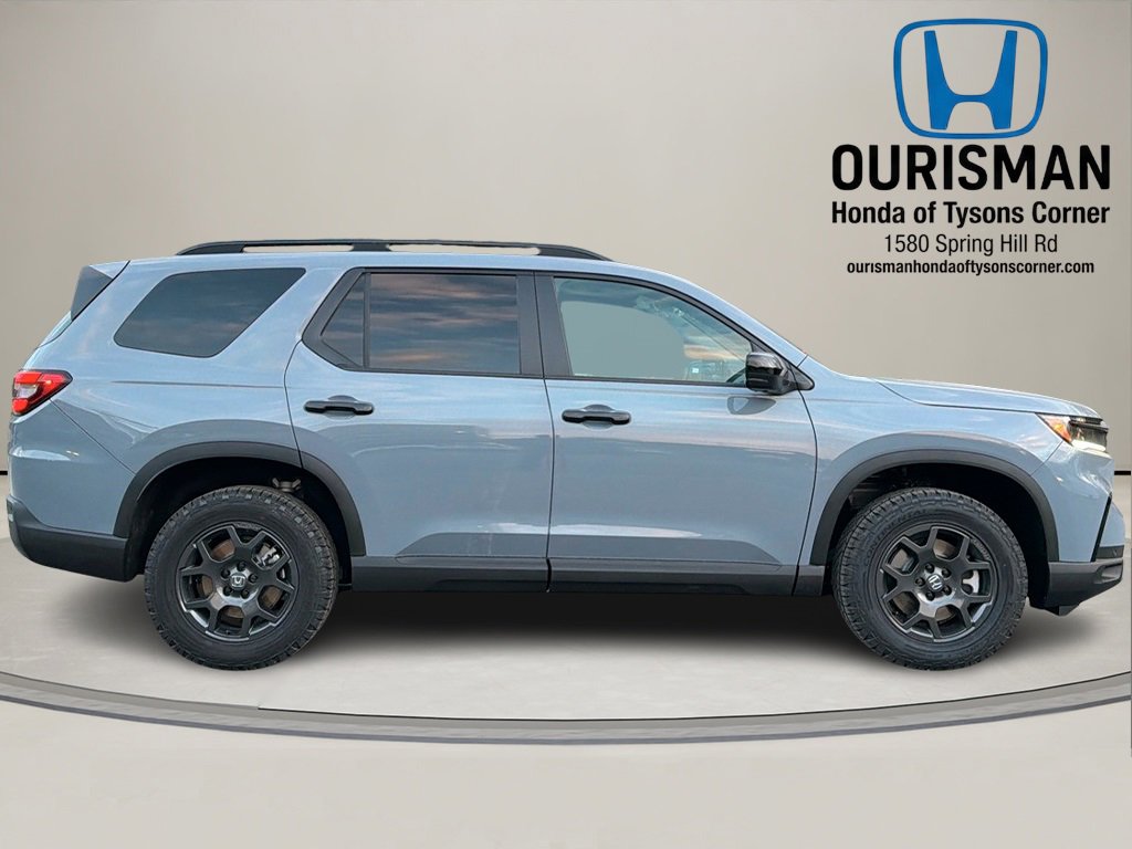 New 2025 Honda Pilot TrailSport image 2