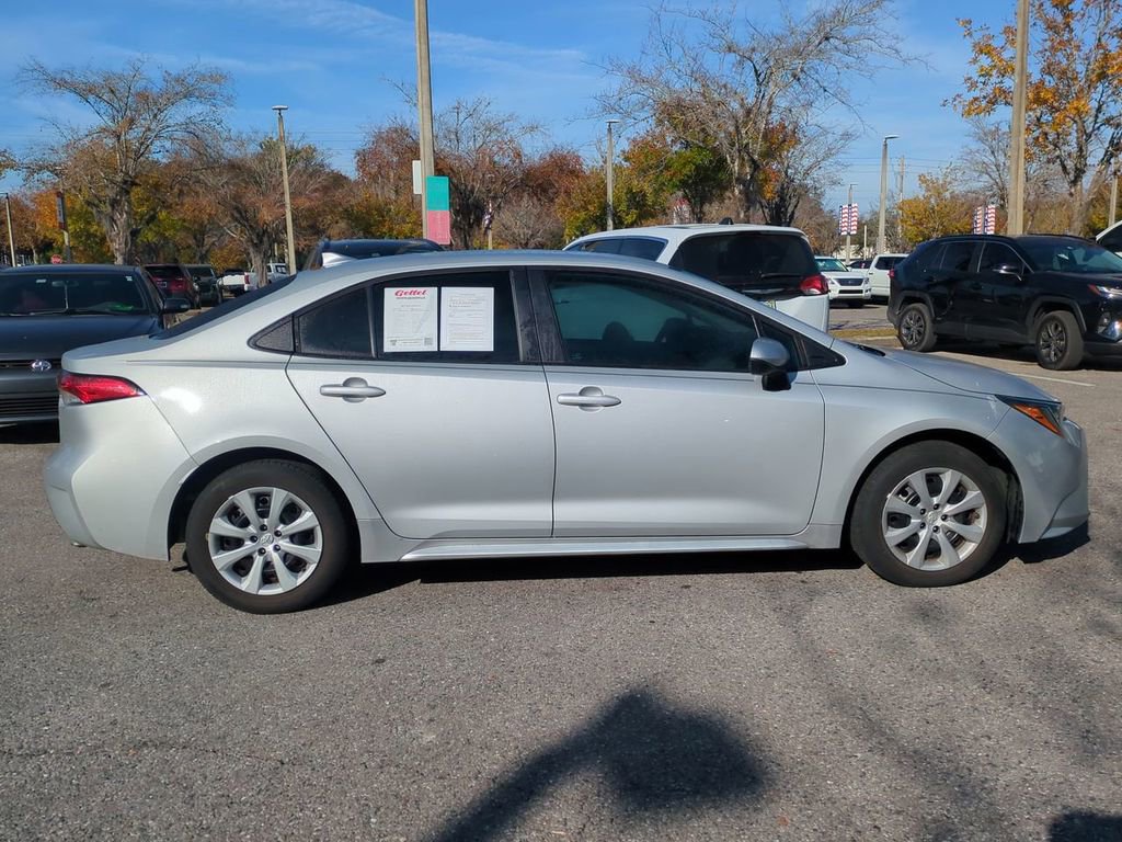 Certified 2022 Toyota Corolla LE image 4