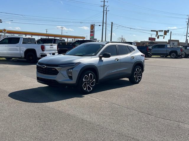 Certified 2026 Chevrolet Trax RS w/ Sunroof Package FWD image 9