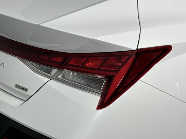 Used 2025 Hyundai Elantra Hybrid FWD image 38