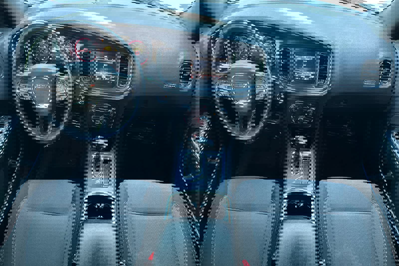 Used 2018 Dodge Charger SXT image 3