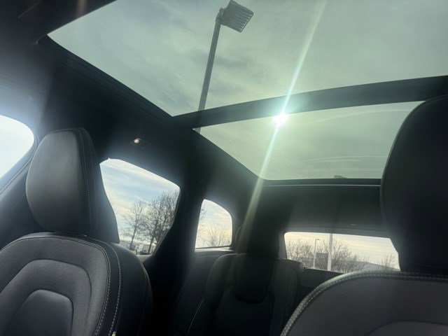 Used 2021 Volvo XC60 T5 R-Design w/ Protection Package Premier image 23